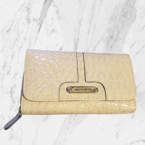 BRAND NEW Jacyln Smith Wallet | Women Wallet | Beige Color | Lots of Pockets